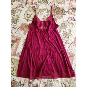 Victoria's Secret Womens Babydoll Maroon Cabernet Lace Slip w/Cut Open Back Sz M
